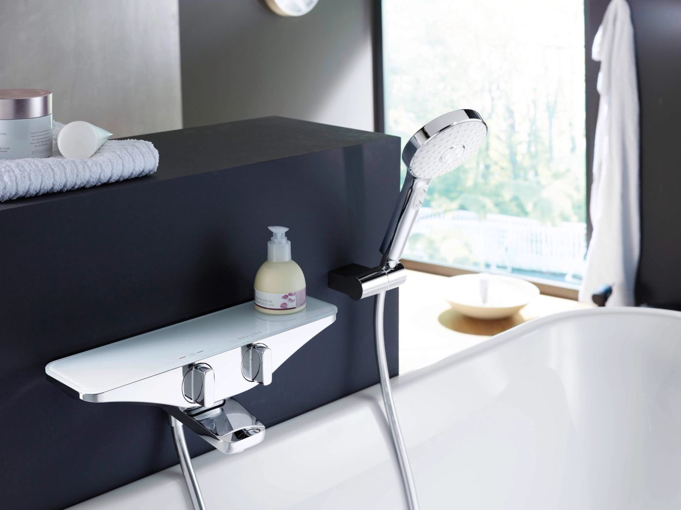 Oras shower and thermostatic faucets